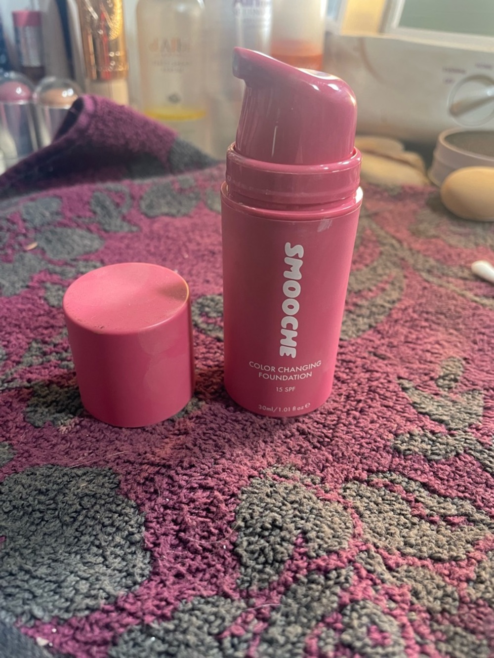 Smooche Color Changing Foundation SPF 15 - Picture 2 of 6
